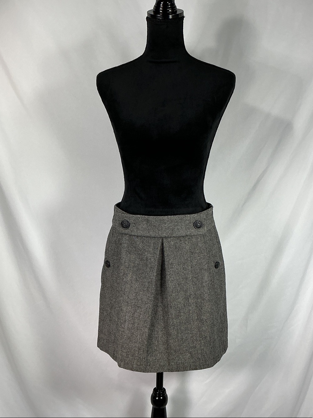 Banana Republic 2010 Herringbone Wool Pleated Crest Mini Skirt 4 Gray